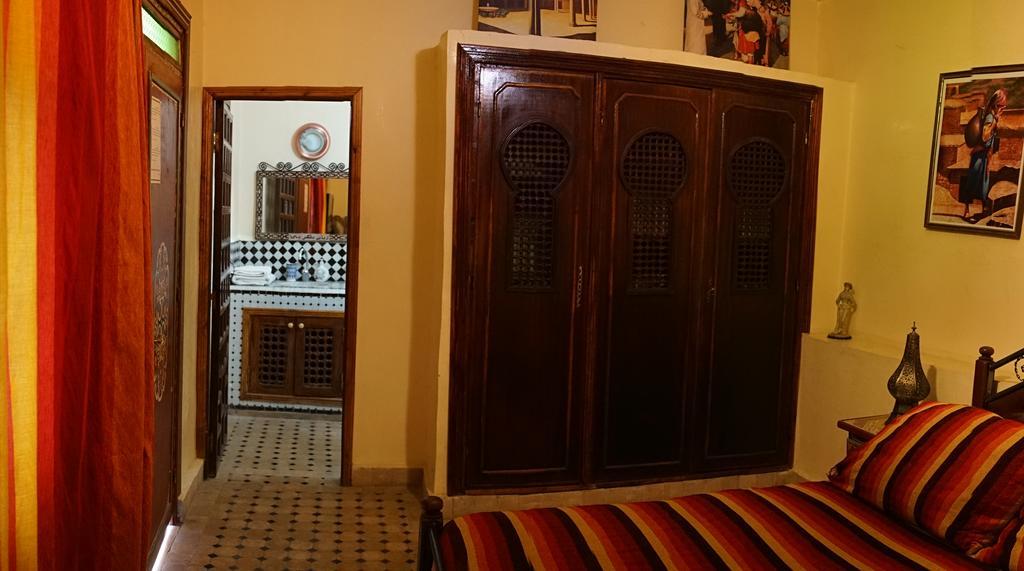 Riad Les Chrifis Navette Aeroport 24 Sur 24 Φεζ Εξωτερικό φωτογραφία