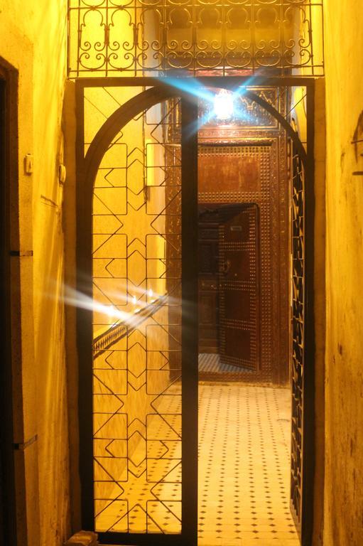 Riad Les Chrifis Navette Aeroport 24 Sur 24 Φεζ Εξωτερικό φωτογραφία